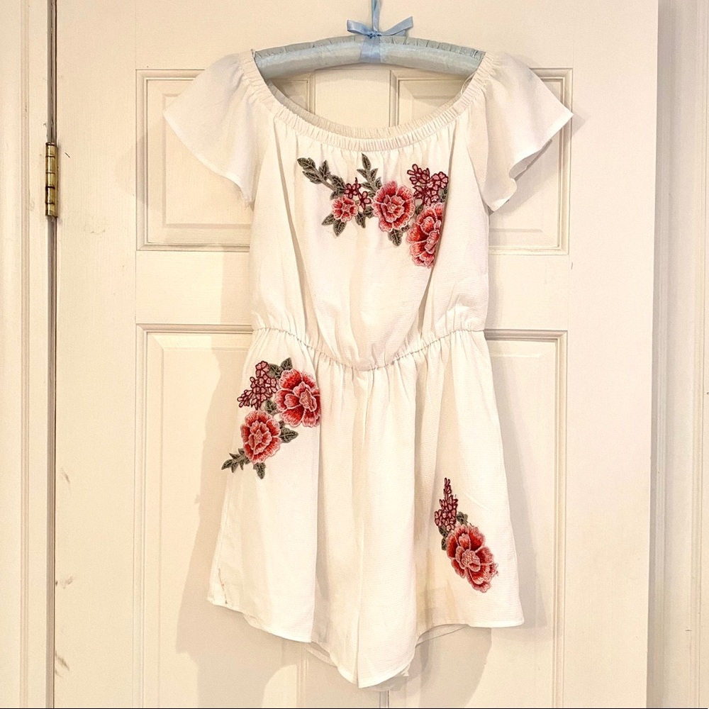 🌹OFF-THE-SHOULDER ROMPER🌹